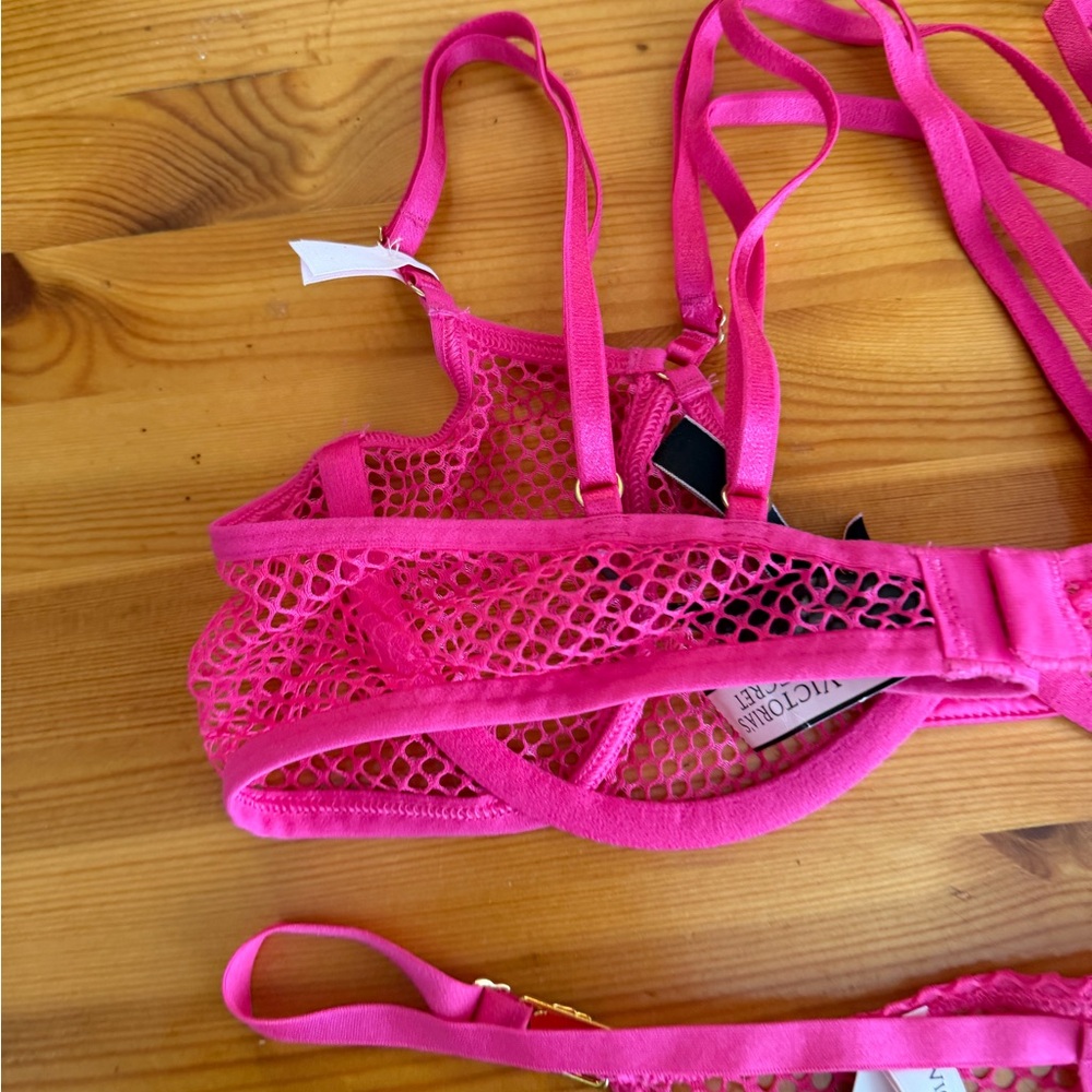 VICTORIAs SECRET Low Cut Demi BRA thong Set Pink Fishnet Open Cup gold NWT small - Picture 6 of 7